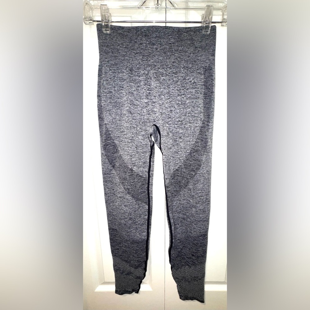 Victoria’s Secret PINK Seamless High-Waisted Leggings – Small